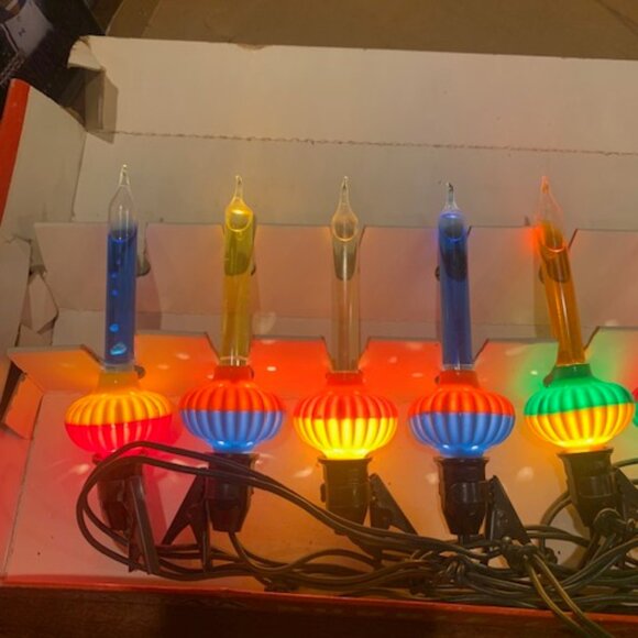 9 Vintage Noma Biscuit Bubble-Lites in the Original Box - Picture 10 of 16